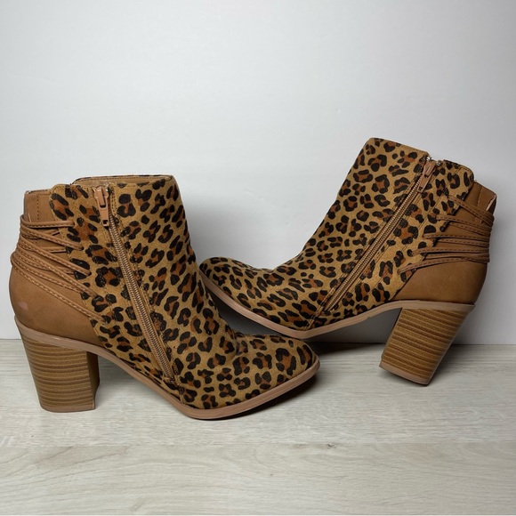 Very Volatile Women's Lacey Ankle Bootie Leopard Print Women's Size 8.5 - Picture 7 of 9